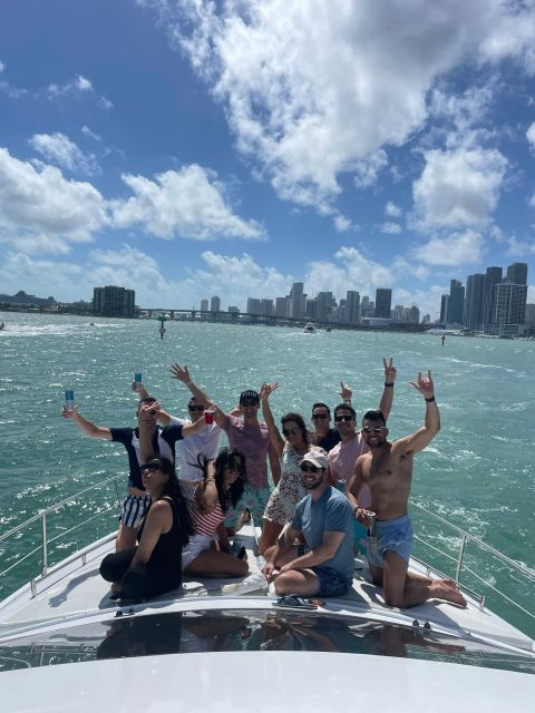 Miami Yacht Rental with Jetski, paddleboards, Inflatables - Key highlights at a glance