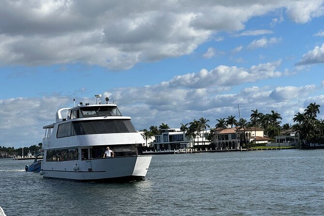 Millionaire Homes Miami Favorite Boat Cruise - Key Biscayne and the Port Pass-By: Quick Views, Good Context