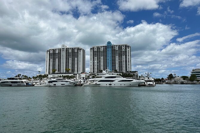 Millionaire Homes Miami Favorite Boat Cruise - Cash Bar Onboard: Plan Around What’s Included