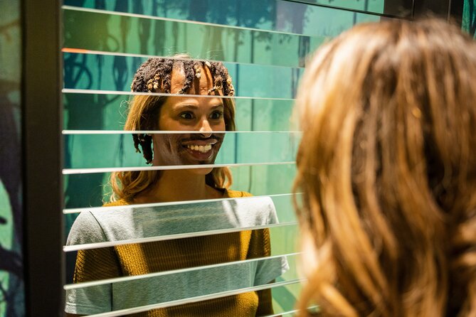 Paradox Museum Miami - Reverse Room and Camouflage Wall: Two Illusions That Set the Tone