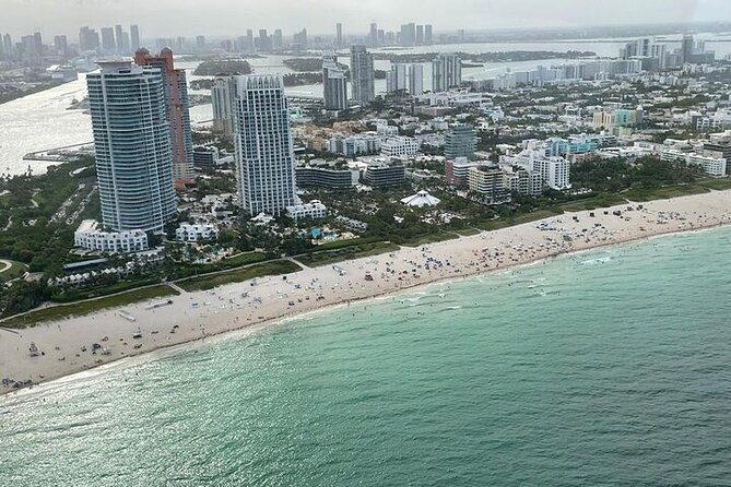 Private 60 Minute Romantic Air Tour with Champagne in Miami - Who this romantic air tour is best for