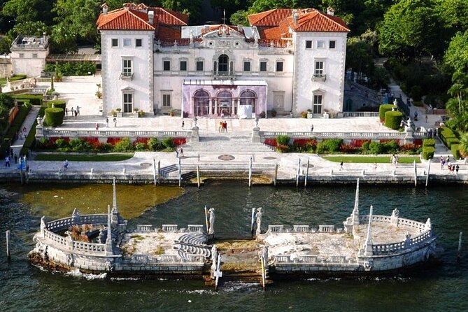 Private City Tour in Miami and Miami Beach - Coconut Grove: old Miami on a shorter leash