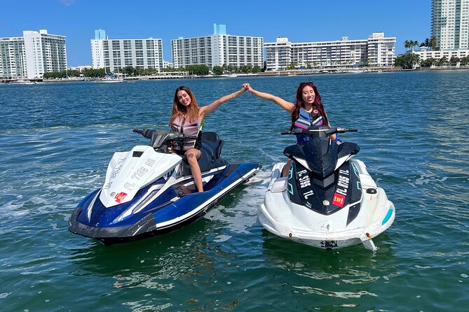 Private Jet ski Excursion in Miami - Entering the Jet Ski: Beginner-Friendly, But Don’t Rush the Gear