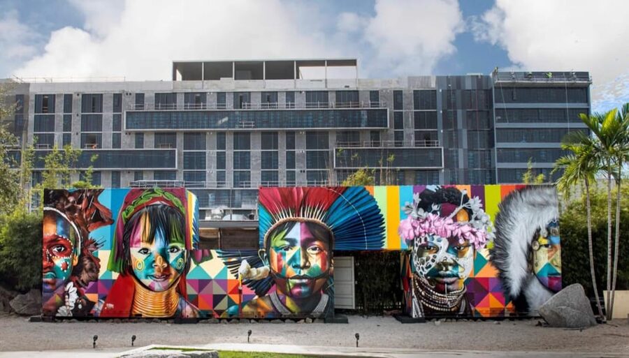 Private SUV Tour Through The City of Miami - Miami Beach: South Beach vibes with guided highlights and free photo time
