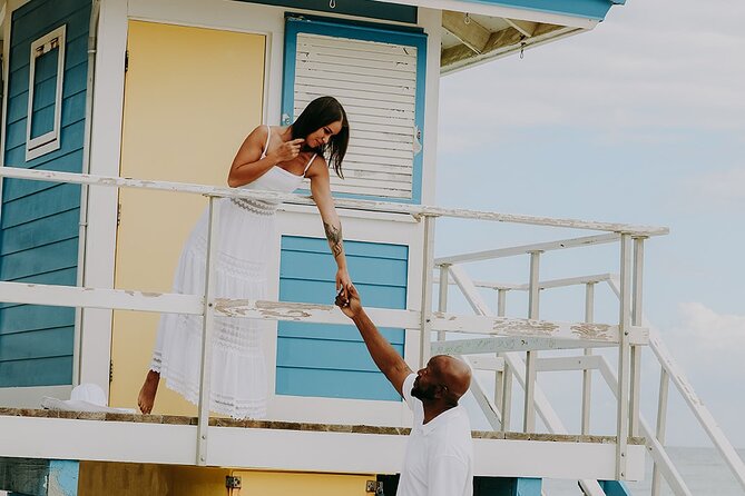 Private Vacation Photoshoot with Photographer in Miami Beach - Best Use Cases: Engagements, Families, and Couples Who Want Nice Photos