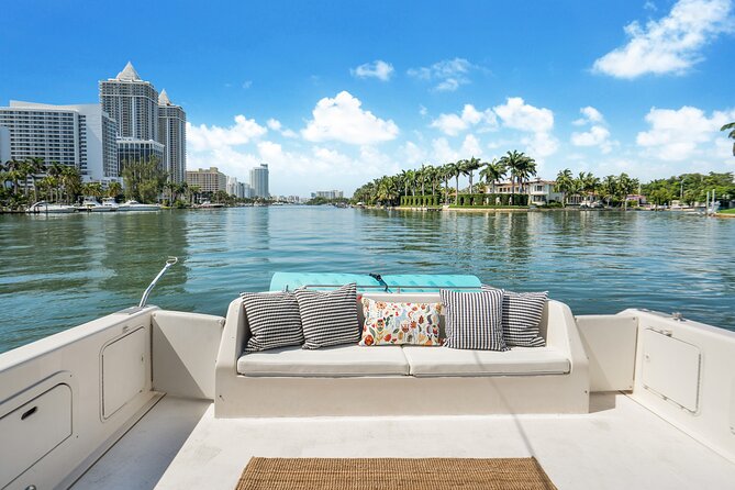 Private Yacht Tour Miami - Price and the Captain Fee: What You’re Paying For (and What’s Extra)