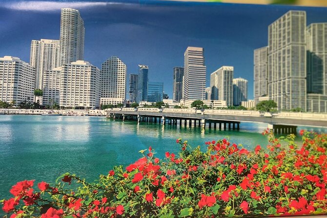 See it All in One Tour!! 6hr VIP Full Experience of Miami!! - Ocean Drive Art Deco and the movie-pop twist