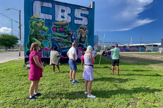 Small group Miami City Tour–Discover Miami like a VIP (14pax) - The marketplace stop: Hard Rock Cafe plus a Ferris wheel