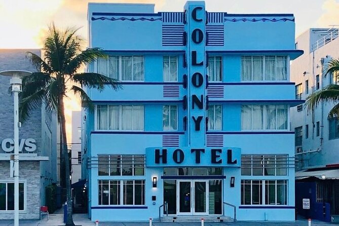 South Beach Cocktails & Bites Tour; Walking Tour Miami Beach - Stop 1: The Art Deco Historic District and the architecture you’ll actually notice