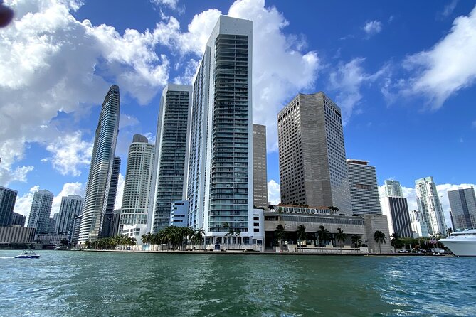 South Beach: Cruise of Millionaire’s Homes & Miami Skyline - South Beach Marina Setup: Why This Departure Works