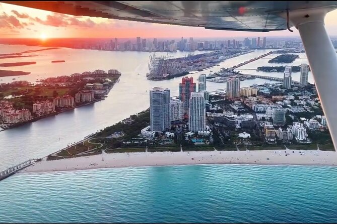 South Beach Miami Aerial Tour : Beaches, Mansions and Skyline - Coconut Grove and Coral Gables on the way back: the neighborhood-to-coast contrast