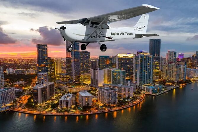 South Beach Miami Aerial Tour : Beaches, Mansions and Skyline - Pilot narration, photo angles, and safety in a small airplane