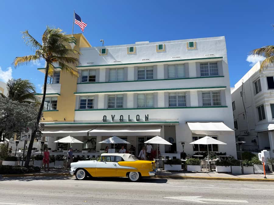South Beach Sweets Tour: Donuts, Pastelitos, and Patisseries - Ocean Drive Sights Between Tastings: The Best Way to Handle a Short Time Window
