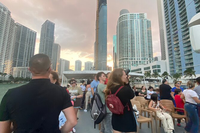 Sunset Cruise of Biscayne Bay Millionaire Homes & Cash Bar - Cash bar and onboard snacks: the real cost of a “cheap” sunset
