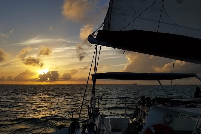 Sunset Sail in Miami: Complimentary Champagne Toast - The crew and vibe: friendly, helpful, and not overly loud