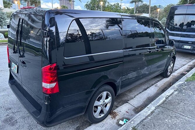 SUV from Miami Airport to Port Miami or Hotel in Miami Up to 5pax - Pickup power at Miami International Airport: what it feels like