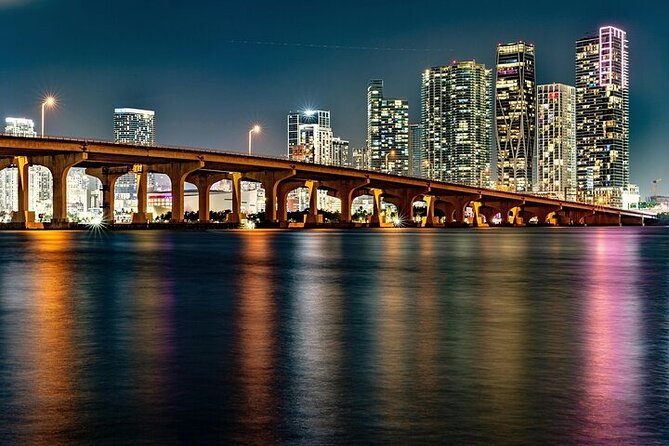 The best Miami boat party with DJ, drinks and lights of the city - Finding the boat: 401 Biscayne Blvd and why “easy” isn’t guaranteed
