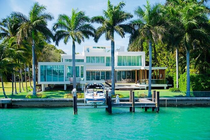 The best Miami boat party with DJ, drinks and lights of the city - Fisher Island from the water: luxury you can actually see