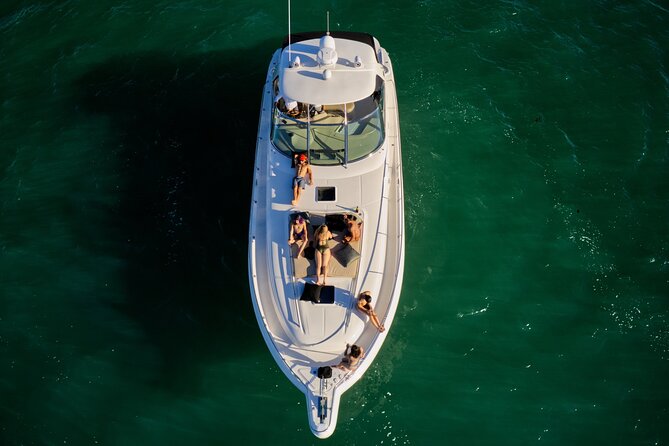 The SOUTH BEACH Sundancer Rental - The crew touch: Chris and Gio keep the night running smooth
