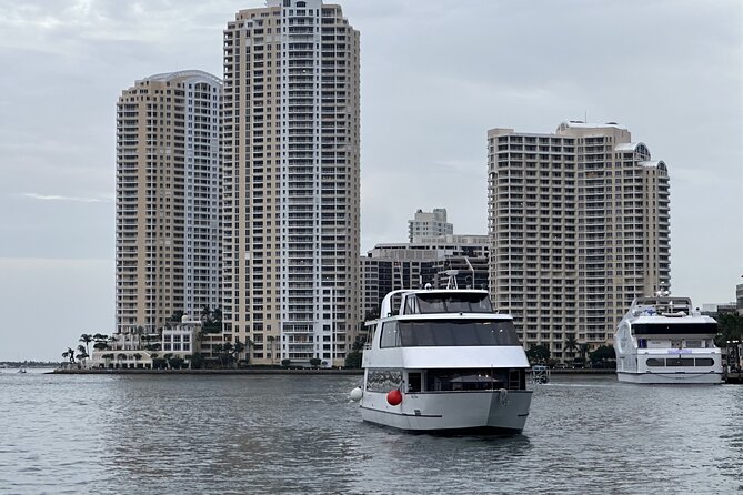 VIATOR EXCLUSIVE CRUISE: Miami Party Boat & Millionaire Homes - Onboard Vibe: Snacks, Music, and a Social Feel